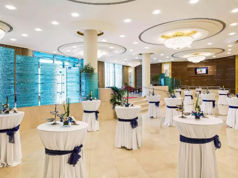Swissotel Al Murooj Dubai