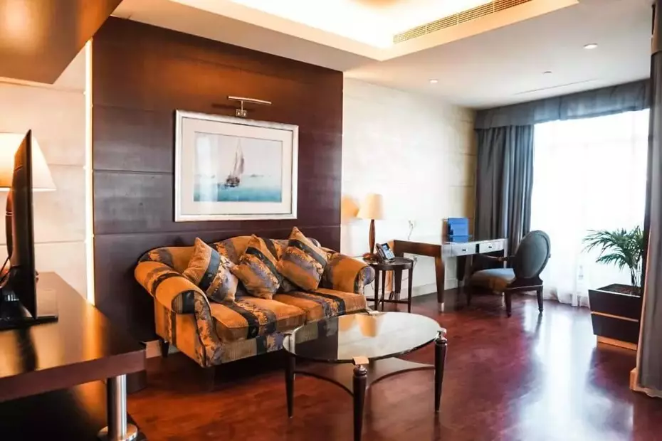 Swissotel Al Murooj Dubai