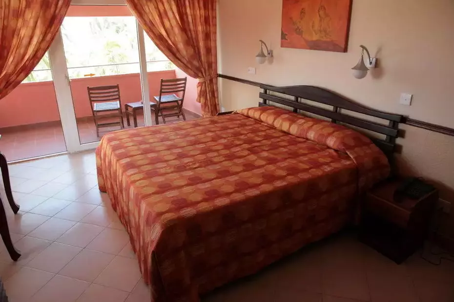 Paradise Beach Hotel