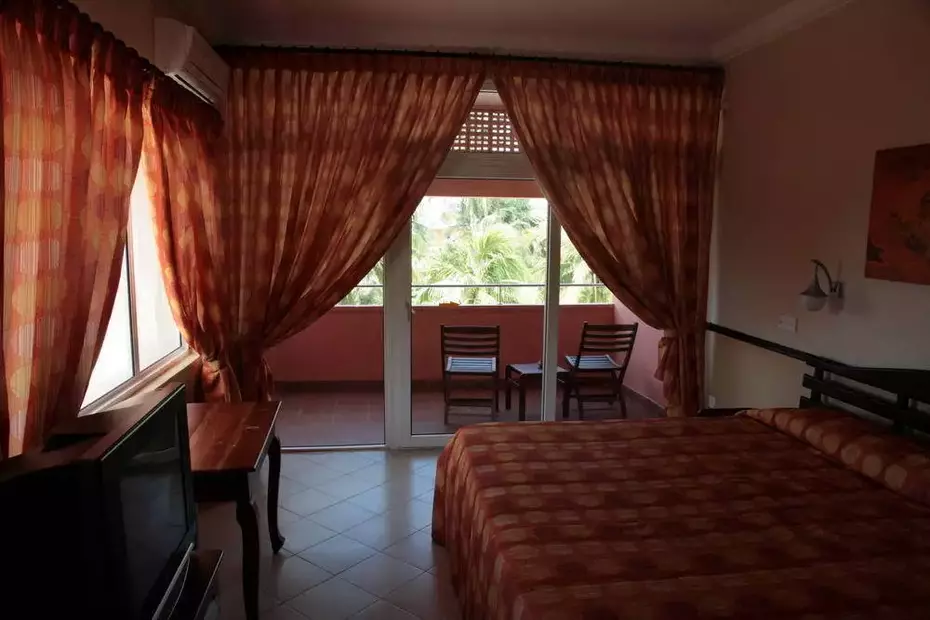 Paradise Beach Hotel