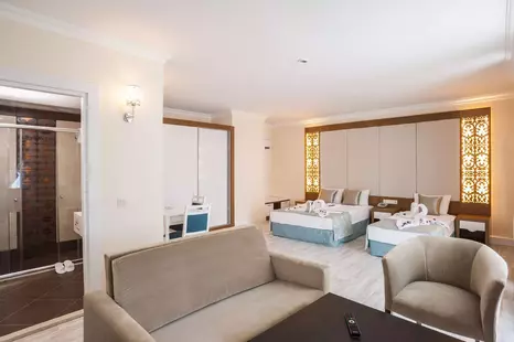 Concordia Celes Hotel