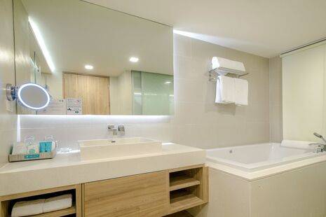 Phuket Graceland Resort&Spa