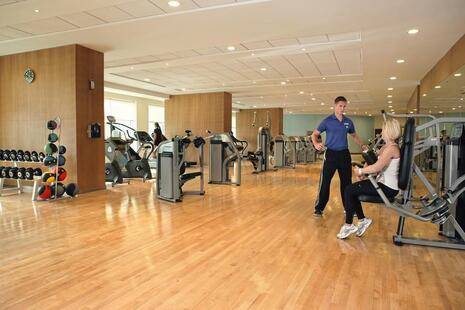 Khalidiya Palace Rayhaan Hotel By Rotana