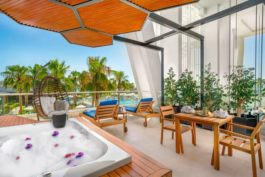 Kirman Sidera Luxury & Spa