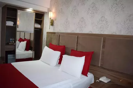 Euro Plaza Hotel