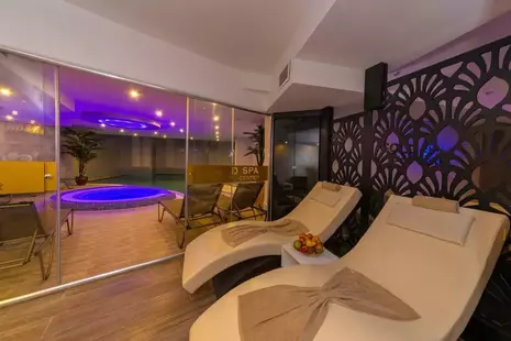 Euro Plaza Hotel