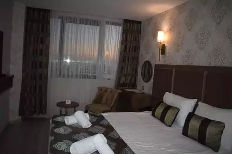 Euro Plaza Hotel