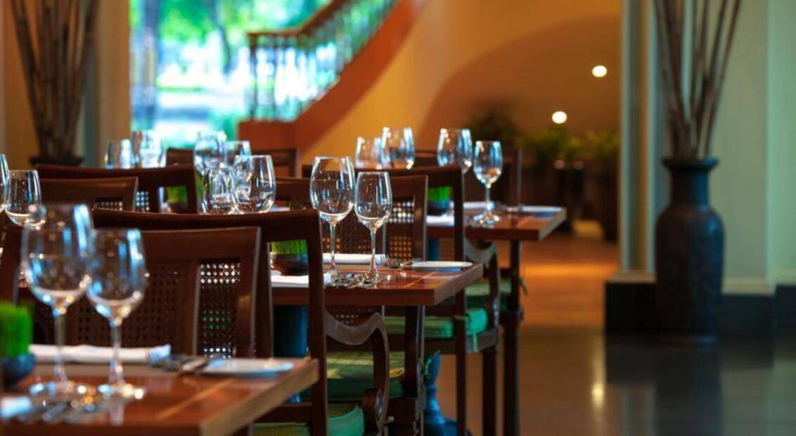 Renaissance Riverside Hotel