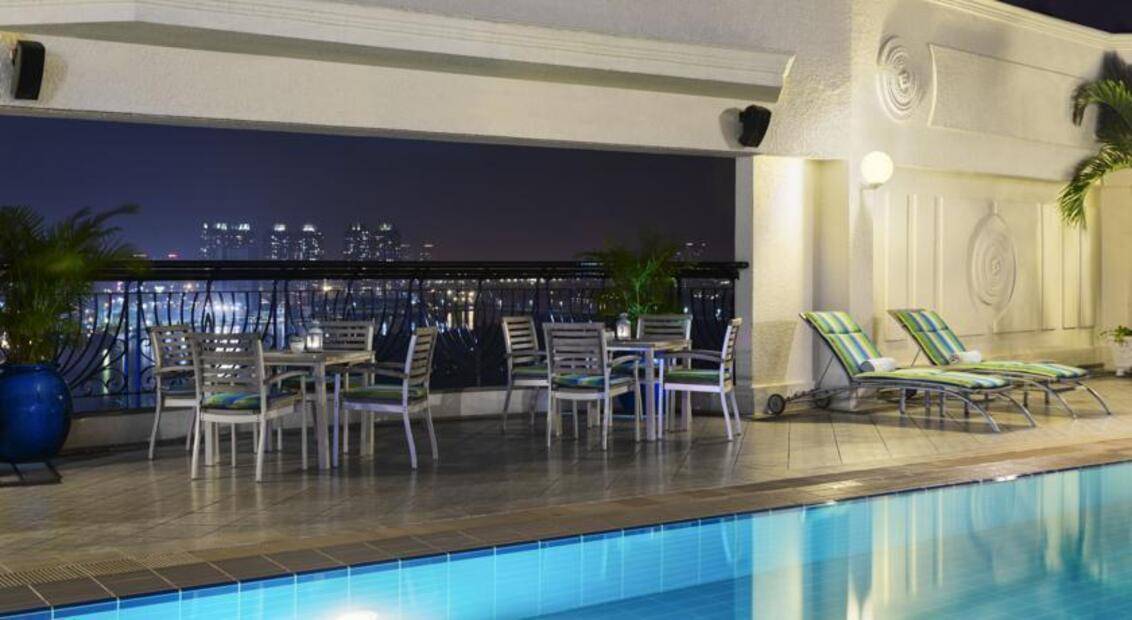 Renaissance Riverside Hotel