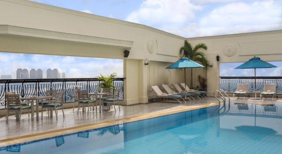 Renaissance Riverside Hotel
