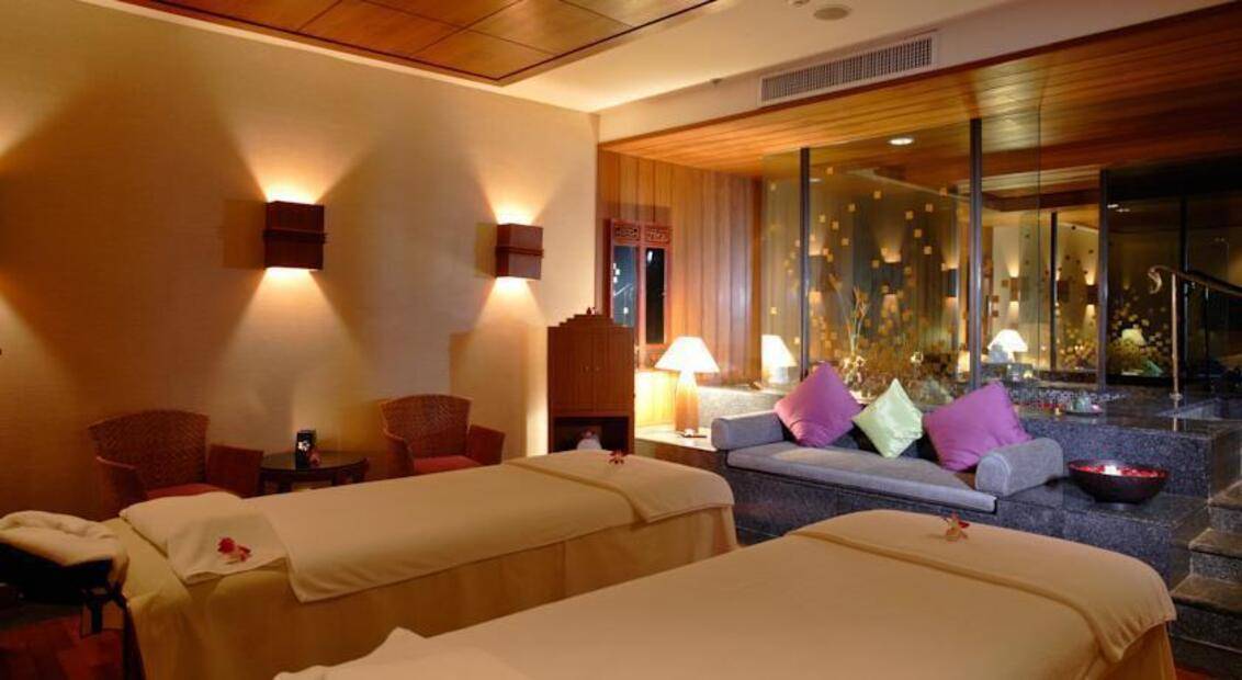 Plaza Athenee Bangkok A Royal Meridien Hotel