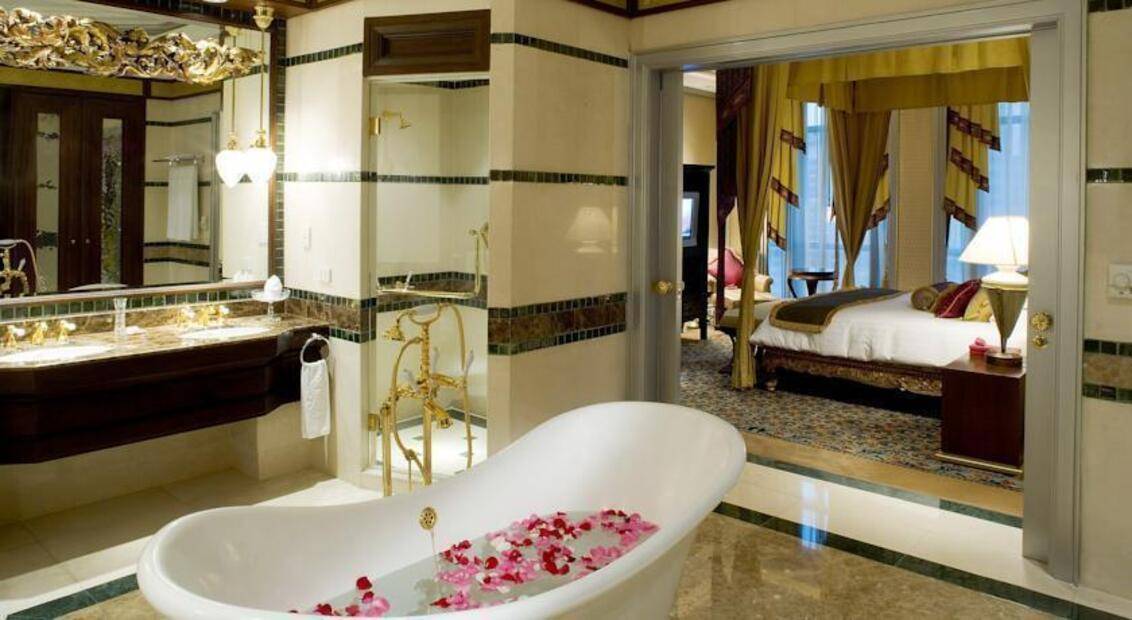 Plaza Athenee Bangkok A Royal Meridien Hotel