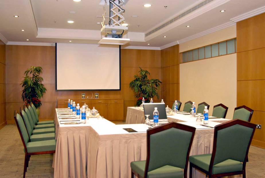 Avenue Hotel