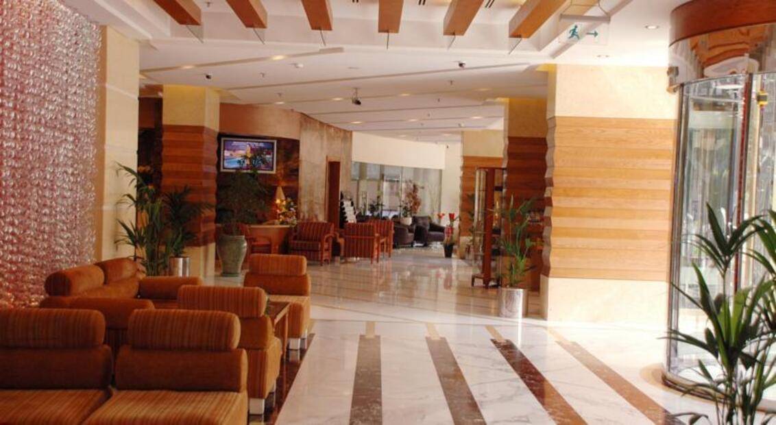 Avenue Hotel