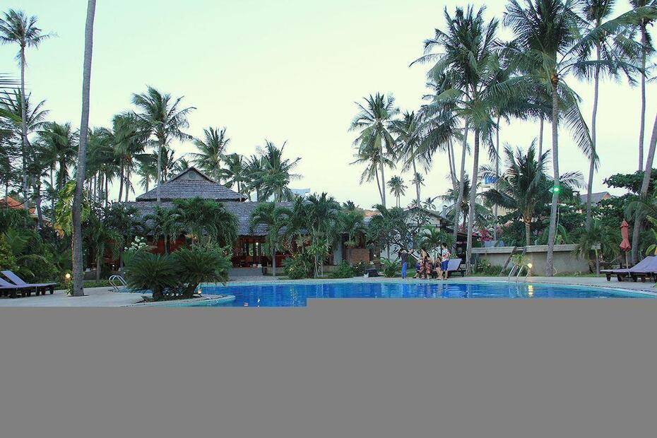 Little Paris Resort