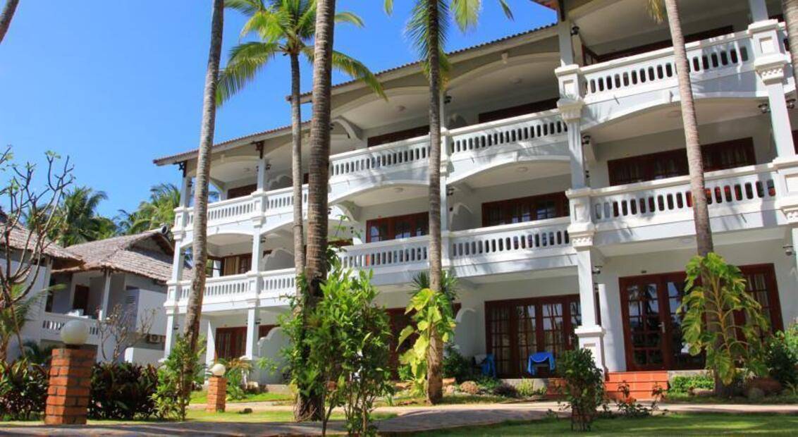 Little Paris Resort