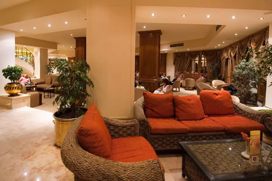 Grand Hotel