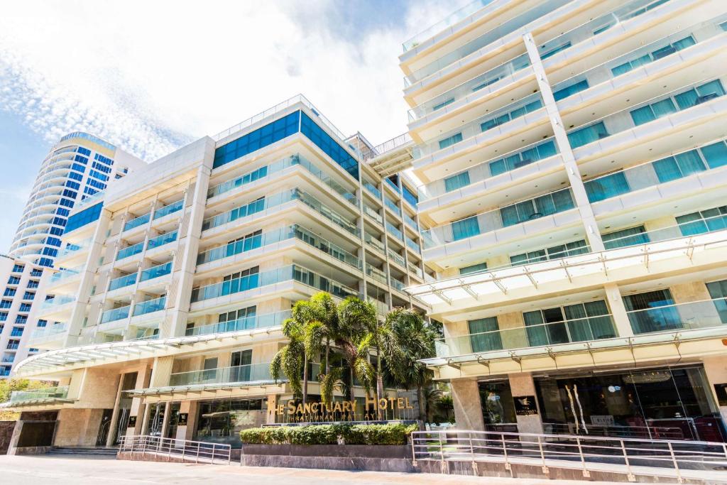 The Sanctuary Phratamnak Hotel Pattaya