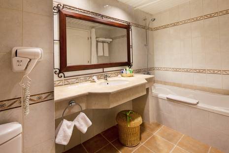 Memories Caribe Beach Resort (Adults Only 16+)