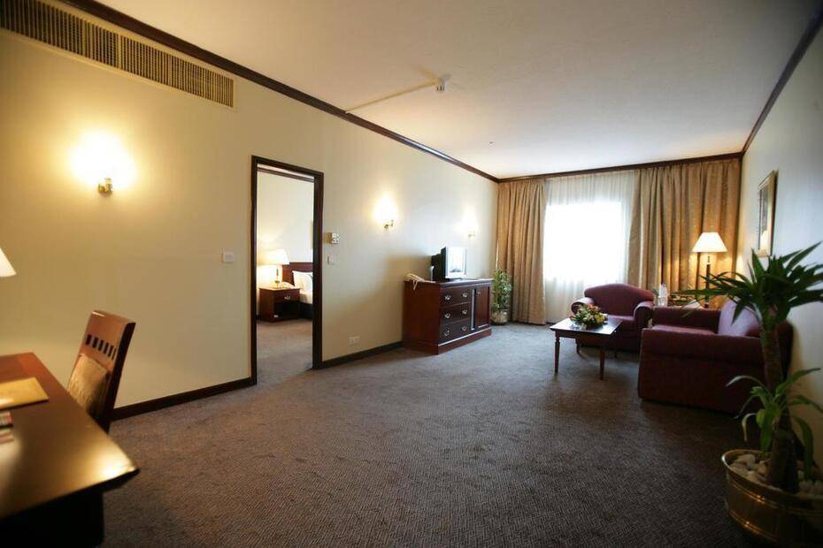 J5 Hotels Bur Dubai (Ex.Imperial Suites Dubai)