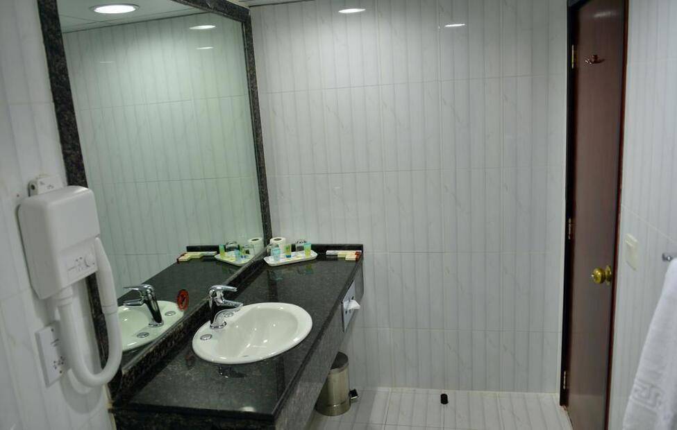 J5 Hotels Bur Dubai (Ex.Imperial Suites Dubai)