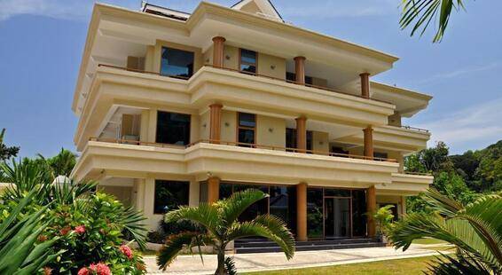 Crown Beach Hotel
