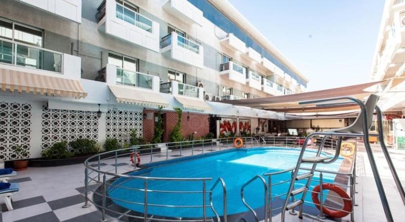 Fortune Karama Hotel