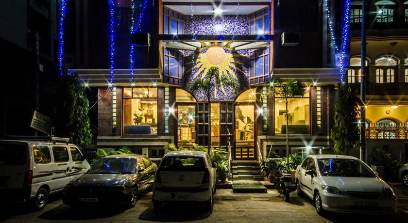 Suncourt Yatri Hotel