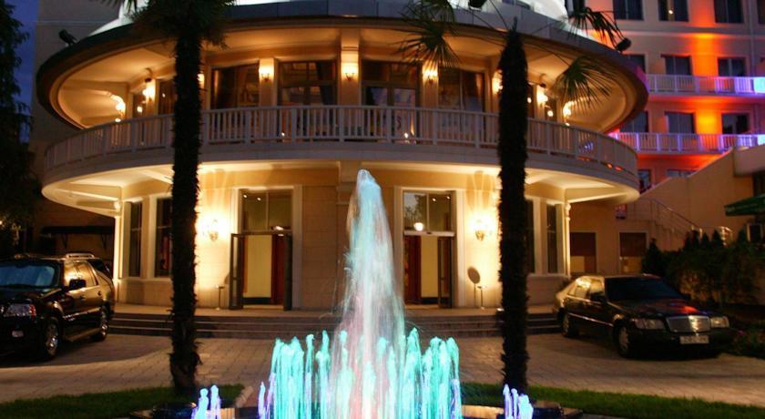 Intourist Palace Hotel