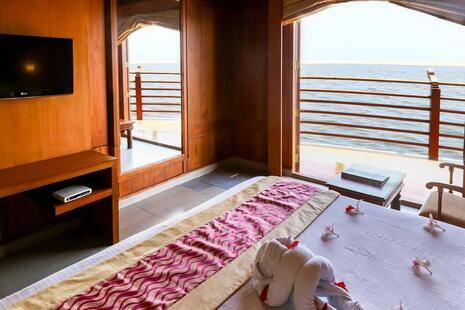 Poovar Island Resort