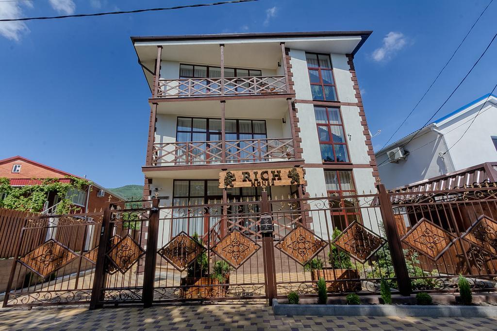 Гостиница Рич Хаус