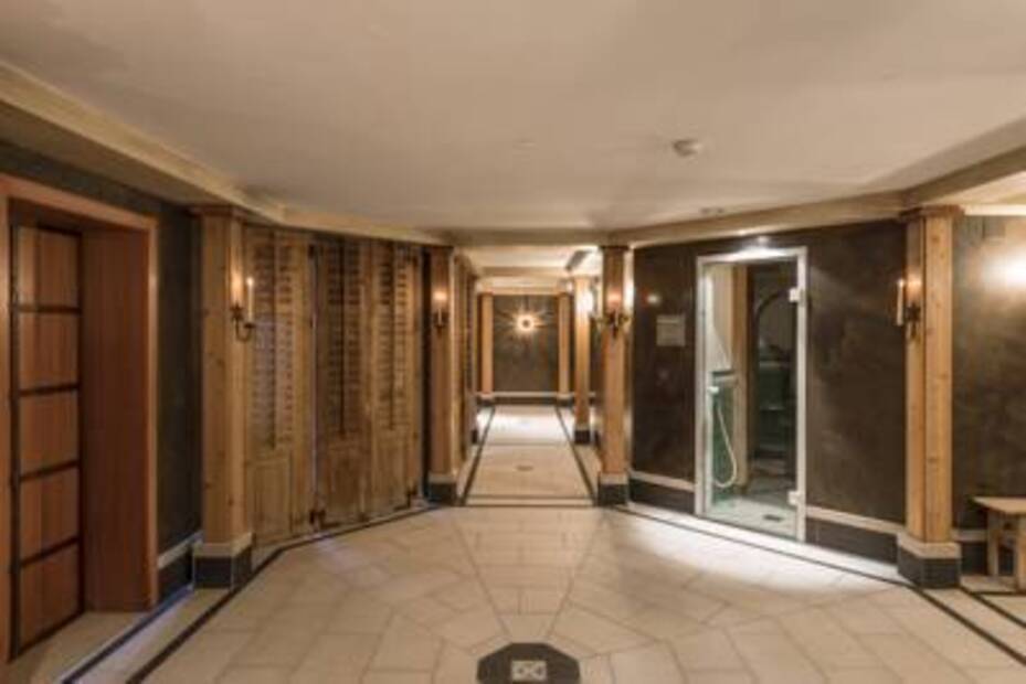 Adula Hotel