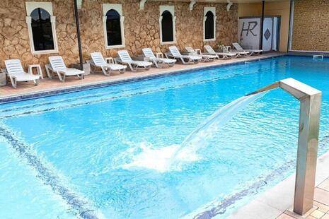 Bomo Regineh Hotel