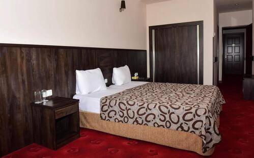 Bomo Regineh Hotel