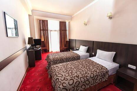 Bomo Regineh Hotel