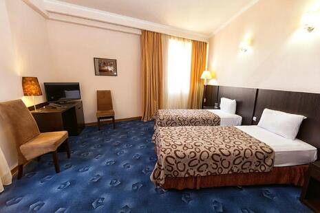 Bomo Regineh Hotel