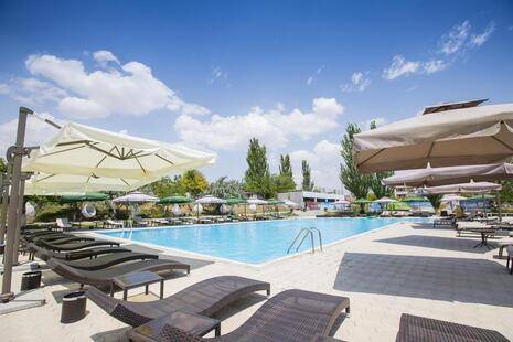 Cross Resort Hotel