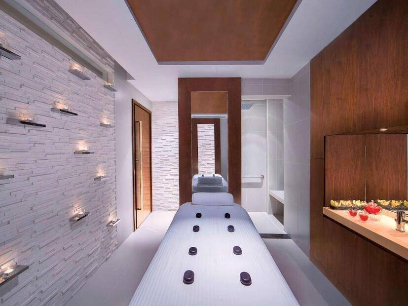 Pullman Dubai Creek City Centre Residences