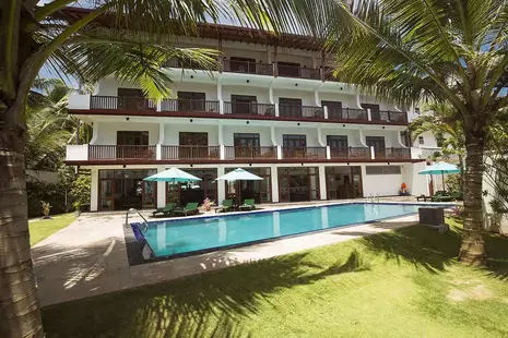 Rockside Beach Resort