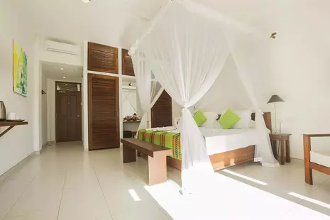 Rockside Beach Resort
