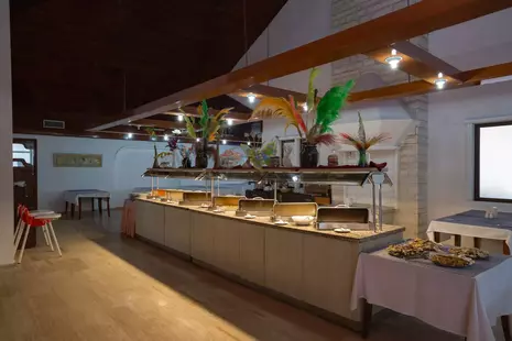 Club Akman Beach Hotel