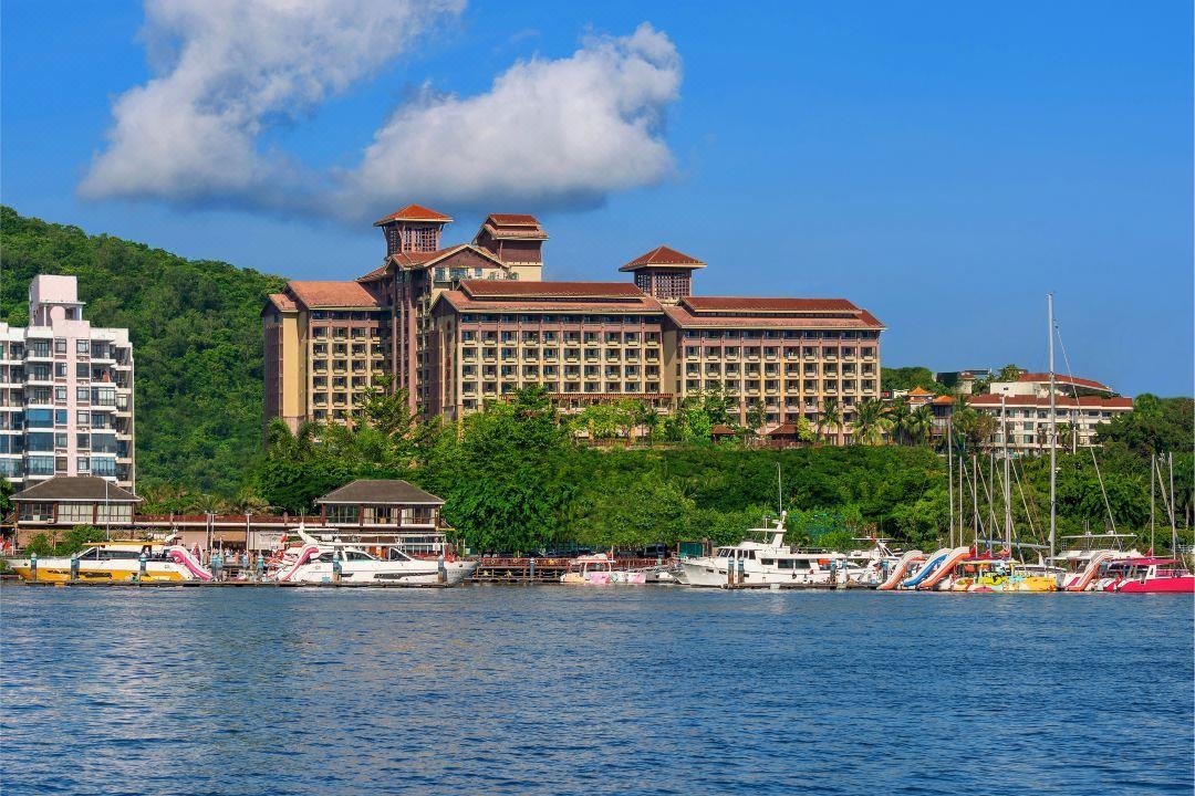 Four Season Ocean Courtyard Hotel