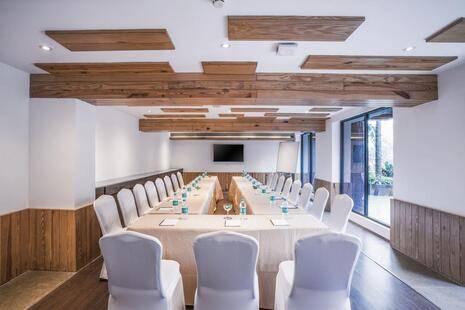 Caspia Hotel