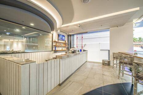 Clover Hotel Patong ( Ex. Surf Hotel Patong )