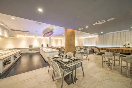 Clover Hotel Patong ( Ex. Surf Hotel Patong )