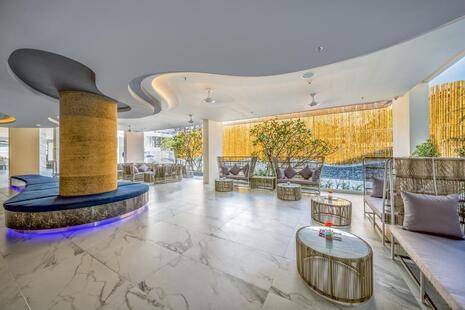 Clover Hotel Patong ( Ex. Surf Hotel Patong )