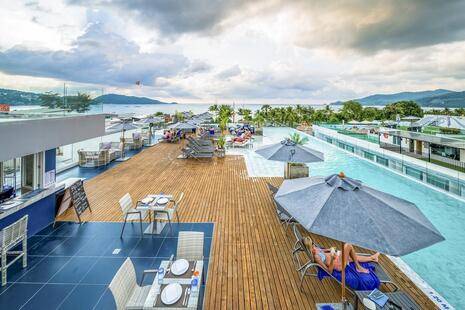 Clover Hotel Patong ( Ex. Surf Hotel Patong )