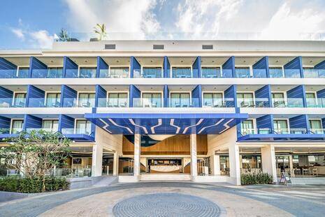 Clover Hotel Patong ( Ex. Surf Hotel Patong )