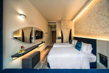 Clover Hotel Patong ( Ex. Surf Hotel Patong )
