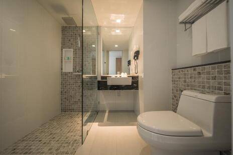 Clover Hotel Patong ( Ex. Surf Hotel Patong )